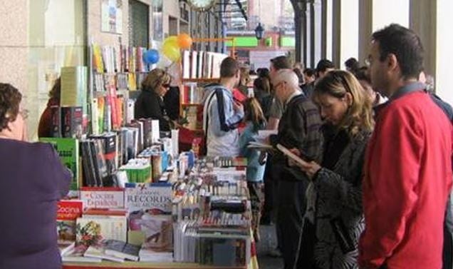 Imagen de archivo de un Día del Libro en Huesca