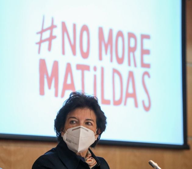 La ministra de Educación y Formación Profesional, Isabel Celaá, durante la presentación de la campaña &#039;No More Matildas&#039; celebrada en la Oficina del Parlamento Europeo en España, Madrid, (España), a 8 de febrero de 2021. El objetivo de esta campaña, organ