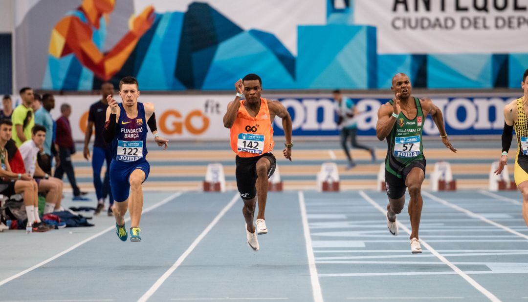 Aitor Ekobo (142) durante los LV Campeonatos de España en pista cubierta en Antequera donde quedó 5º en los 60 metros con 6.75 segundos.