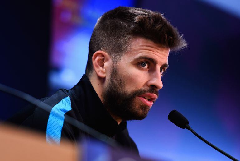Piqué comparece ante los medios