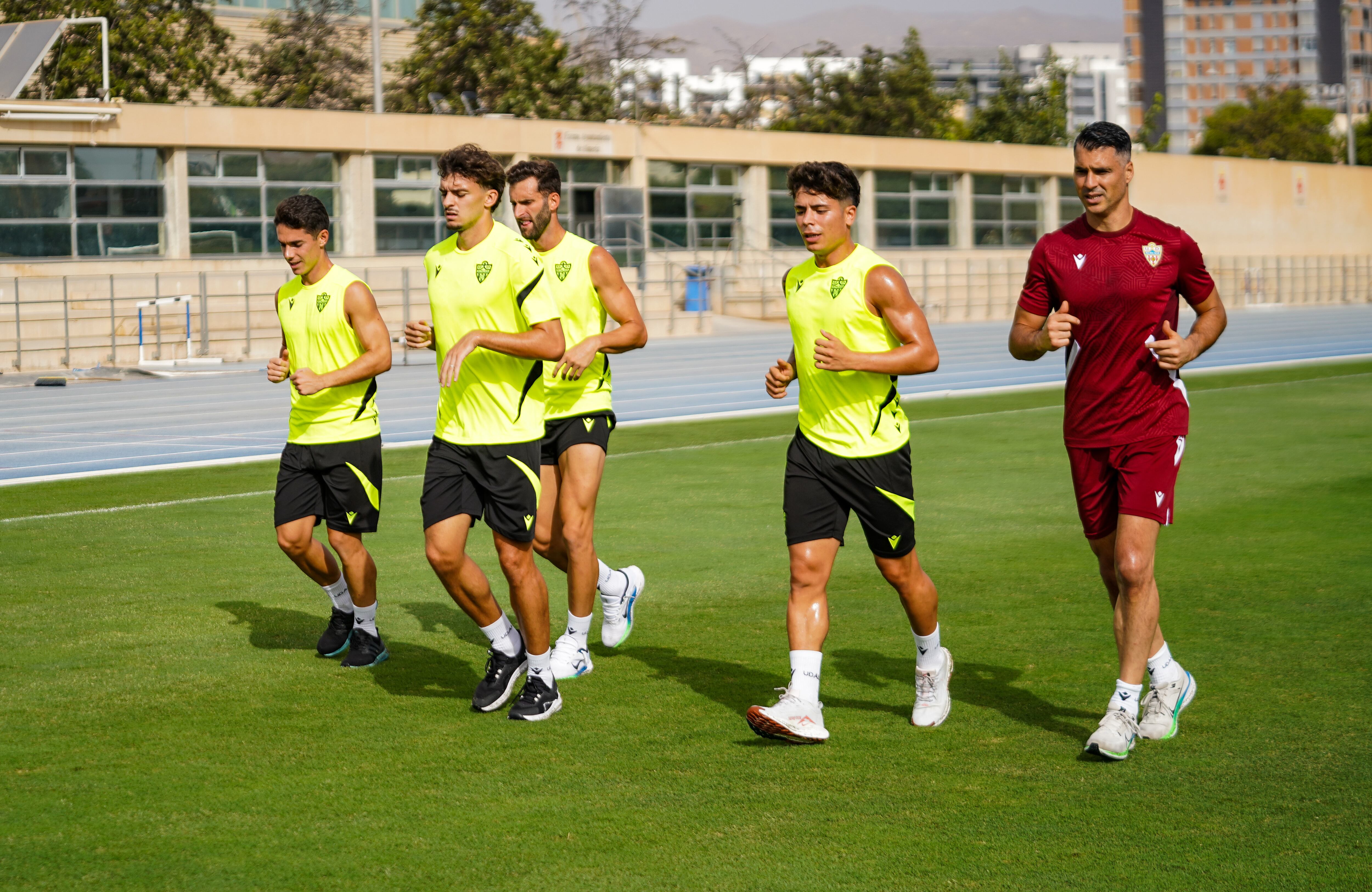 Muchas novedades en la convocatoria del Almería.