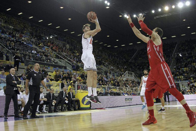 Rudy Fernández lideró el ataque blanco con 16 puntos.