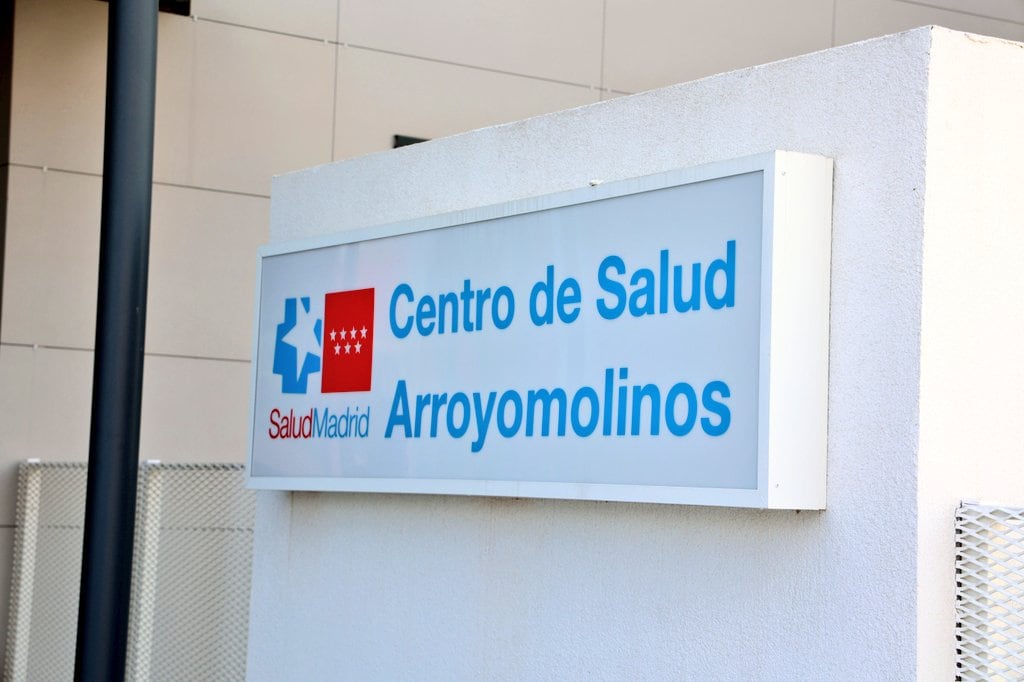 Entrada al nuevo centro de salud de Arroyomolinos