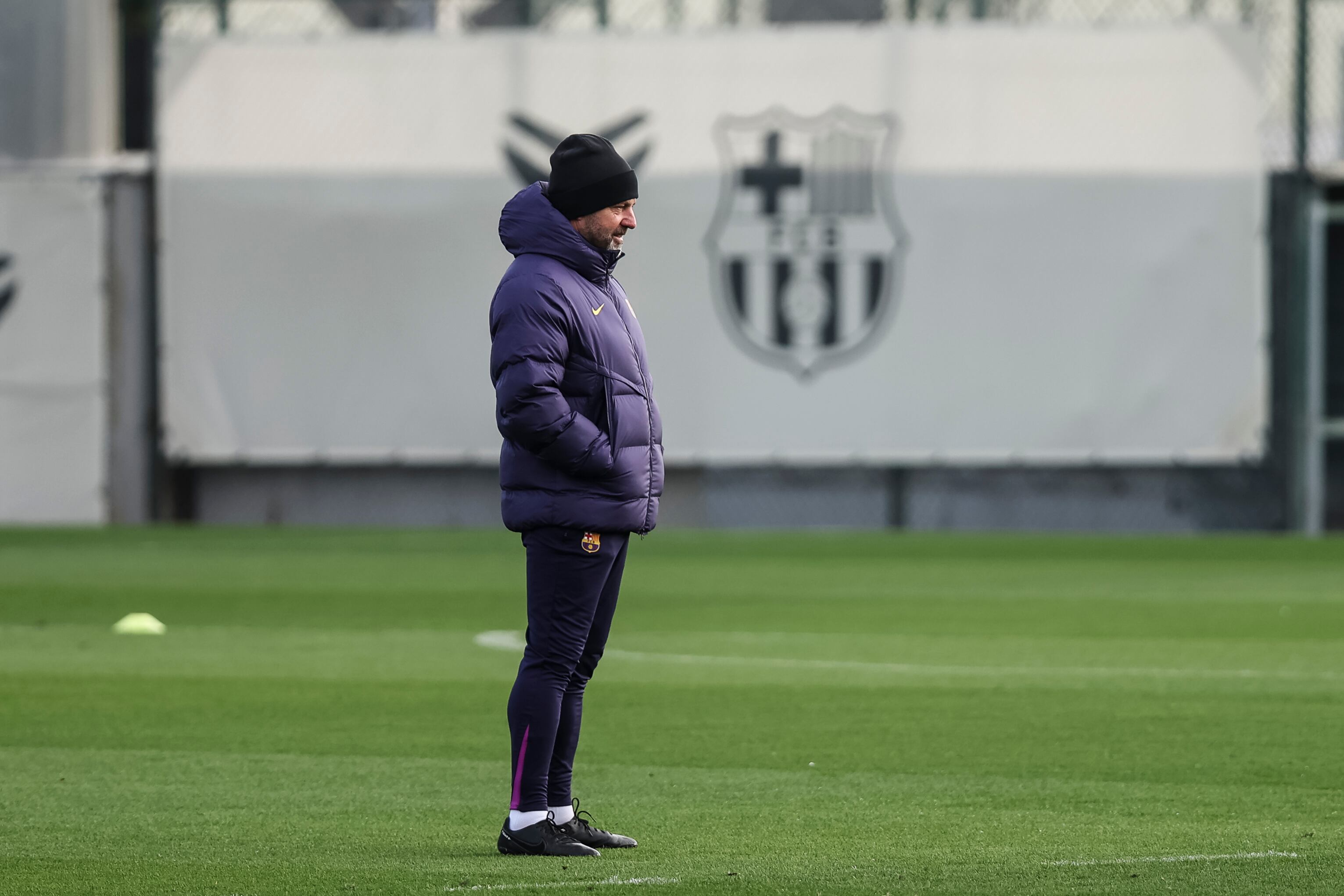 Hansi Flick durante la jornada de entrenamiento previa al duelo contra el Espanyol