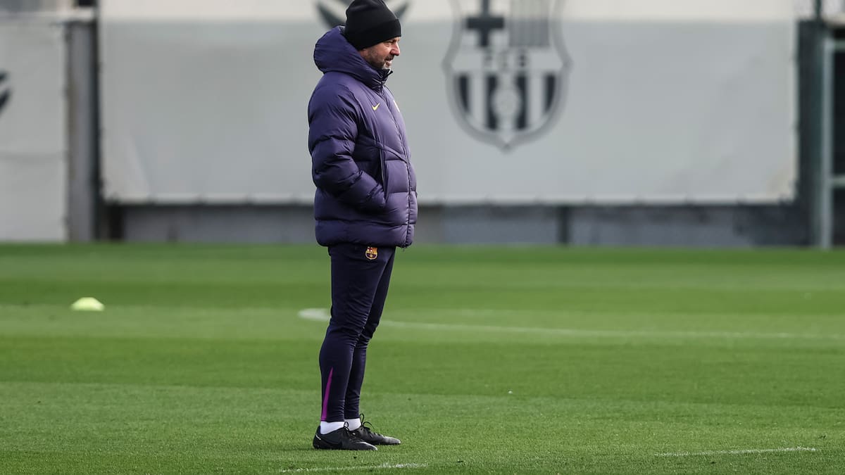 La línea defensiva, una carencia reconocida por Flick: "Confío en que podamos hacer algún movimiento, pero siempre que tenga sentido"