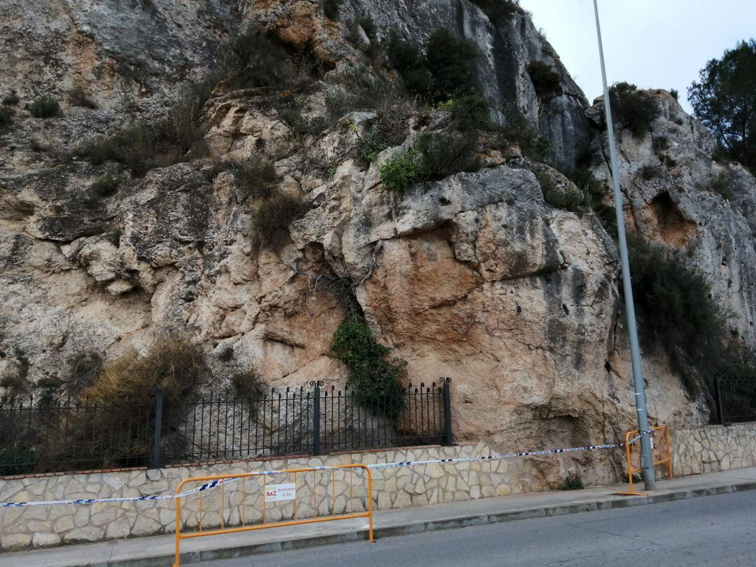 Peña del castillo de Sax 