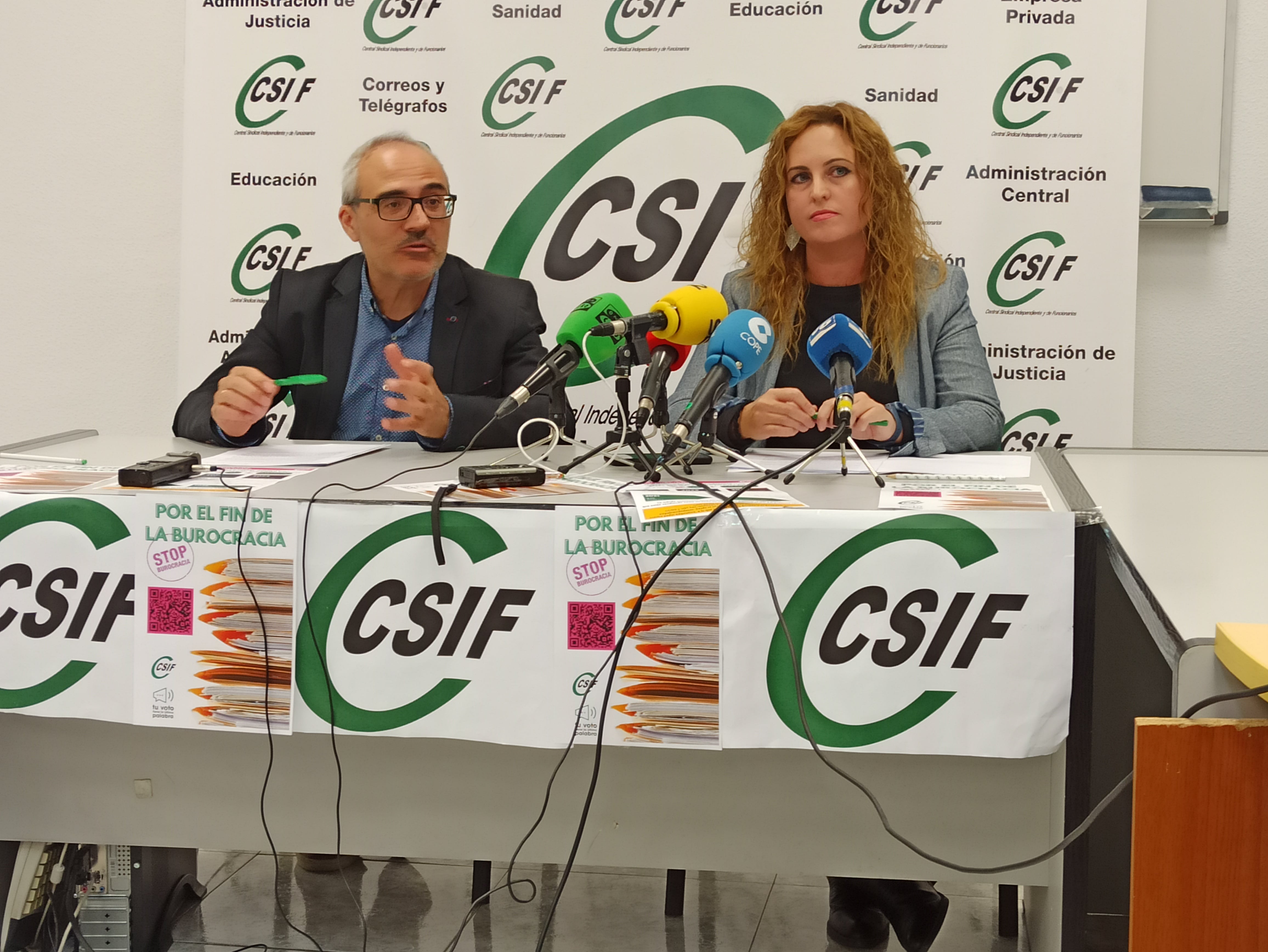 Antonio Cuenca, responsable de CSIF Educación Albacete, y Miriam Ballesteros, delegada de CSIF Educación Albacete | Imagen: Pedro Miguel González