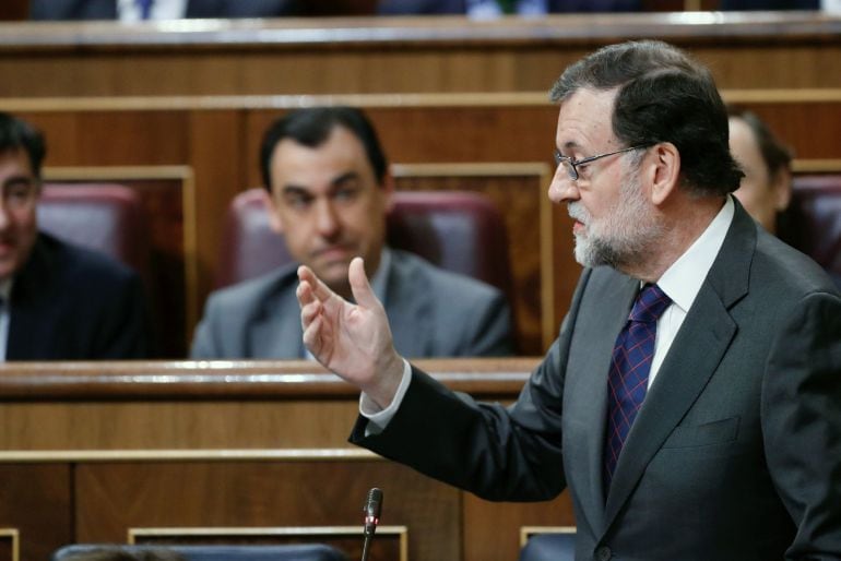 El presidente del Gobierno, Mariano Rajoy, durante su intervención en la sesión de control al Gobierno 