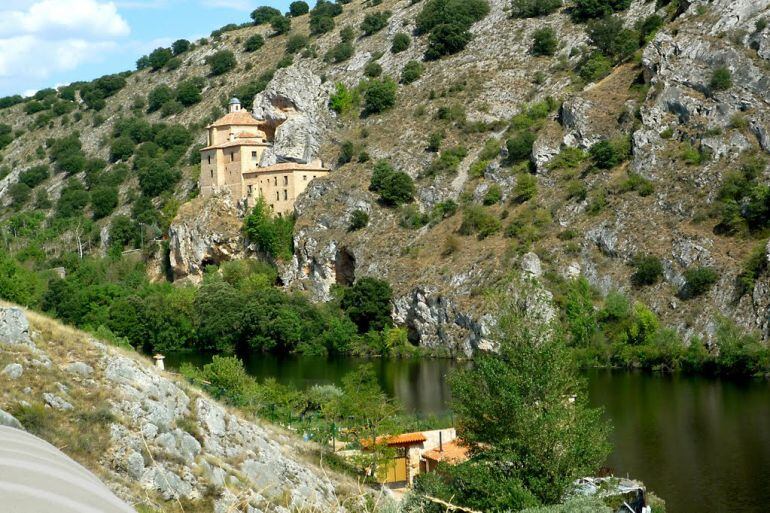 Obras frente a la ermita