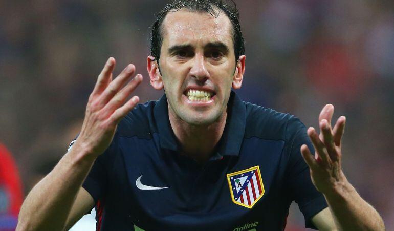 Diego Godín, en uno de los partidos ante el Bayern.