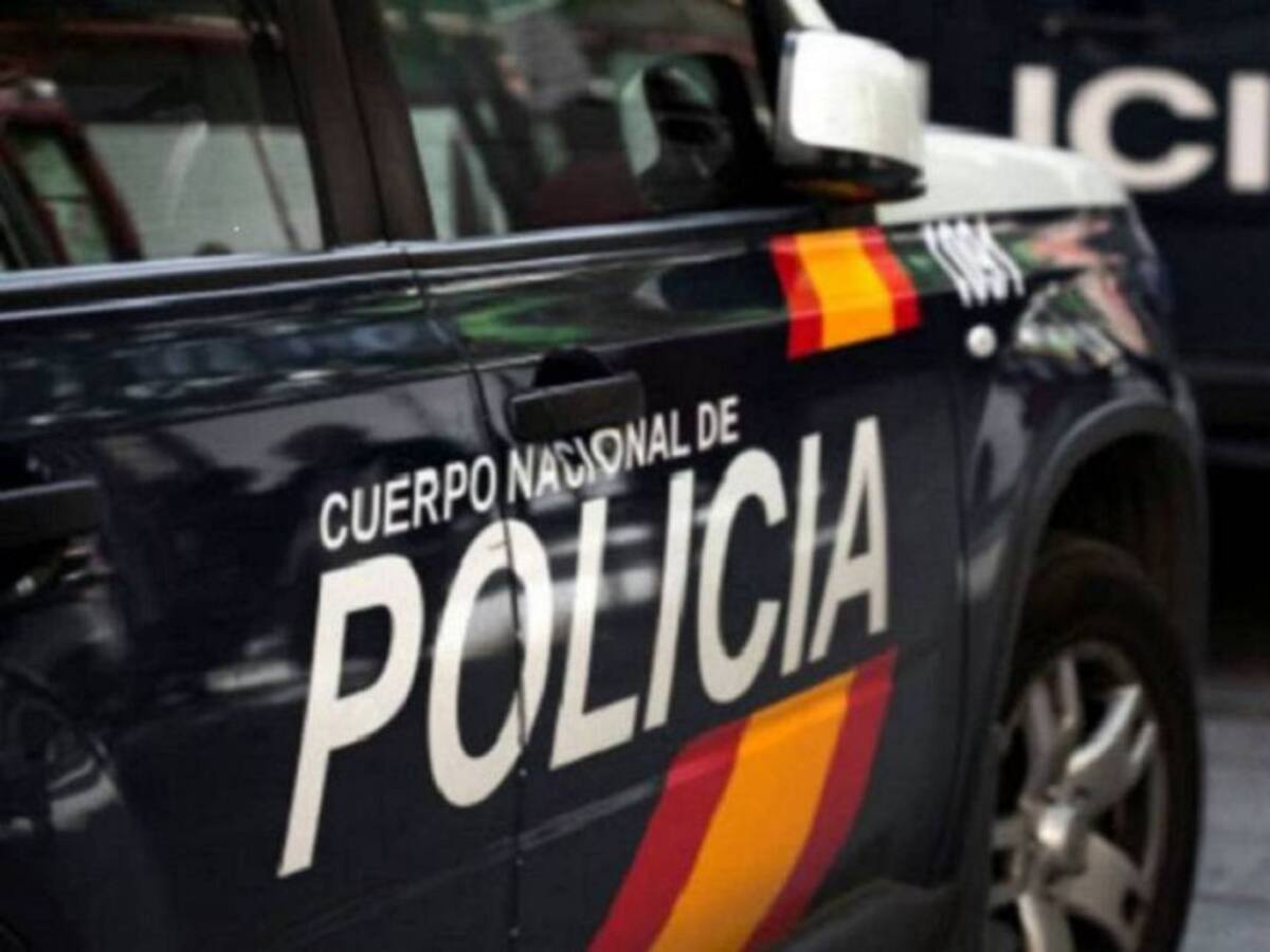 Detenida una mujer en Gandia por no llevar mascarilla y agredir a tres agentes de la Policía Nacional