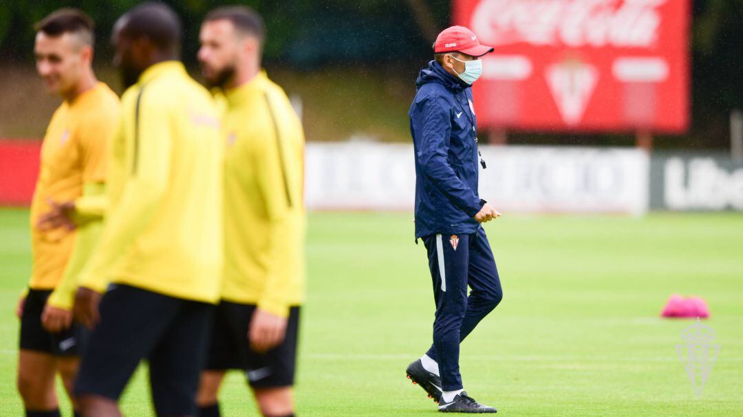 Djukic supervisa el entrenamiento de este miércoles