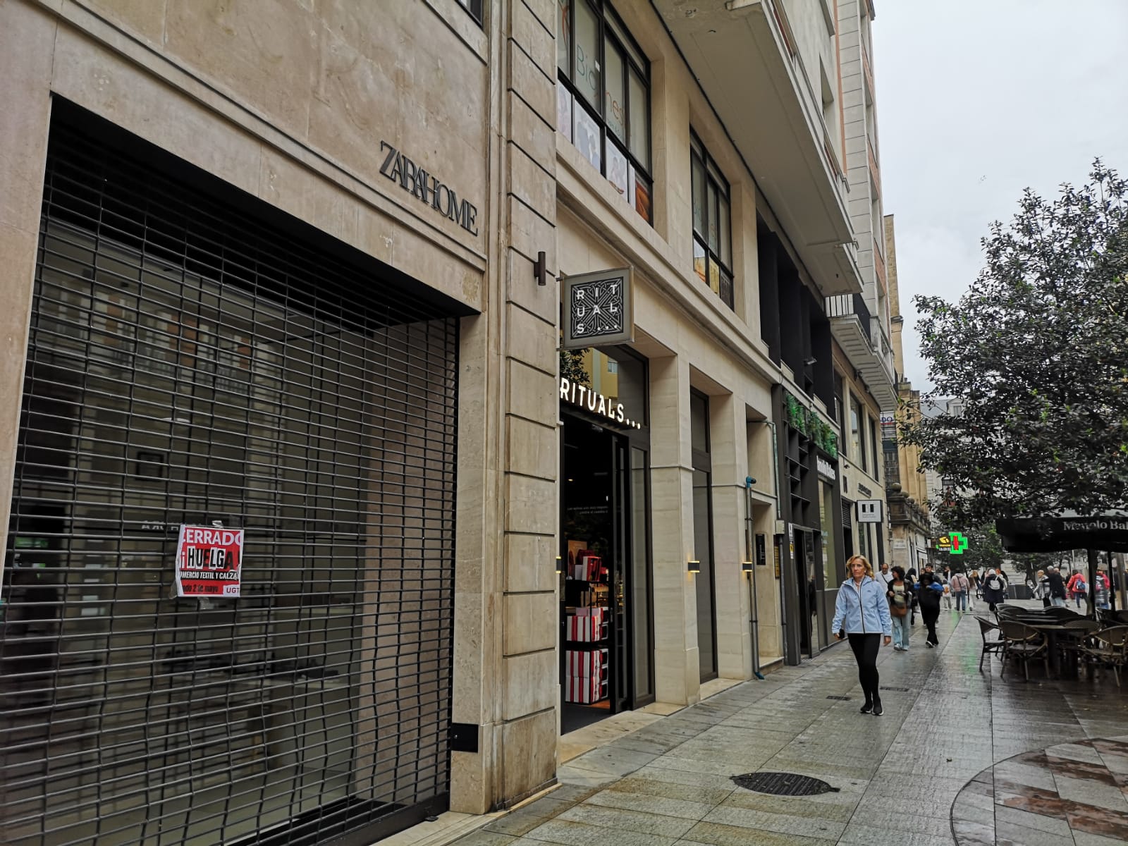 Comercio del centro de Santander cerrado este sábado por la jornada de huelga.