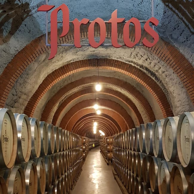 Las bodegas subterráneas de Protos.