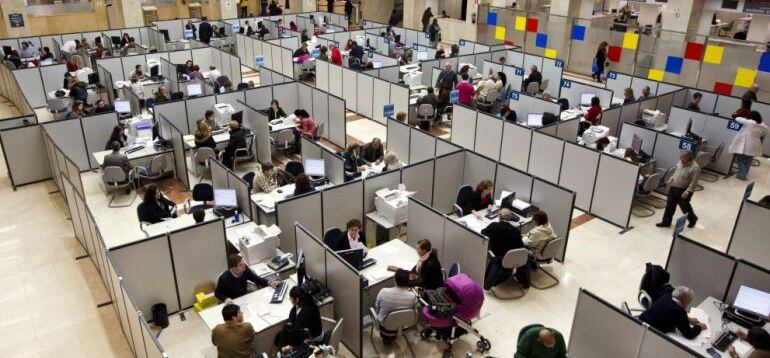 Los empleados públicos de la región quieren equipararse a los del resto de España