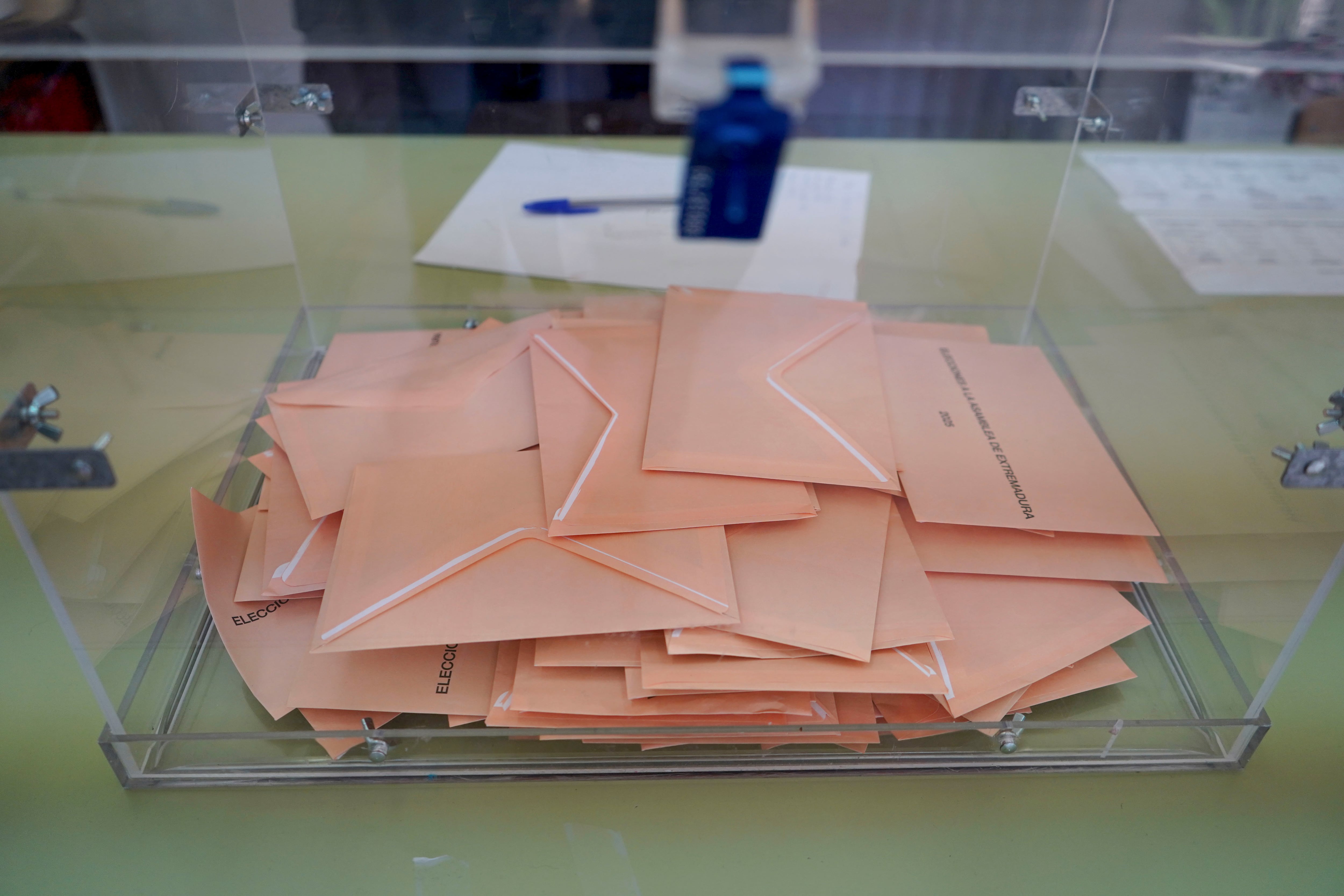 Más de dos millones de castellanos y leoneses están llamados hoy a las urnas