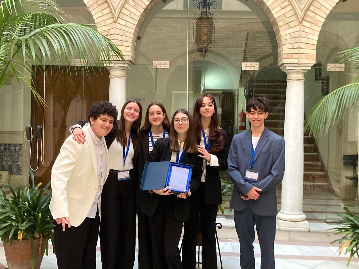 El IES Lucas Mallada gana el IV Torneo de Debate Interescolar del centro Zalima de Córdoba