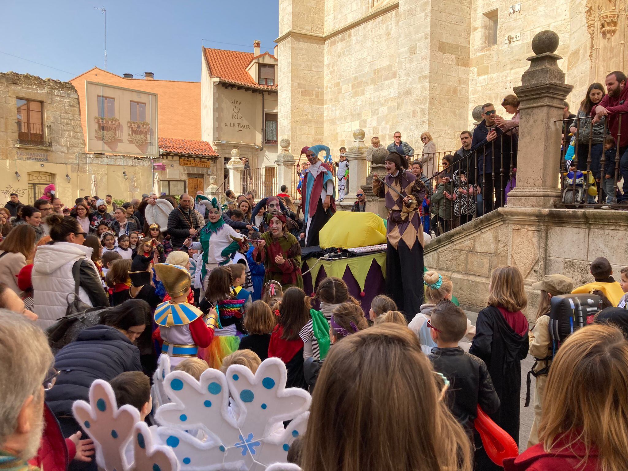 Carnaval Infantil en Aranda 2023 escaleras de Santa María