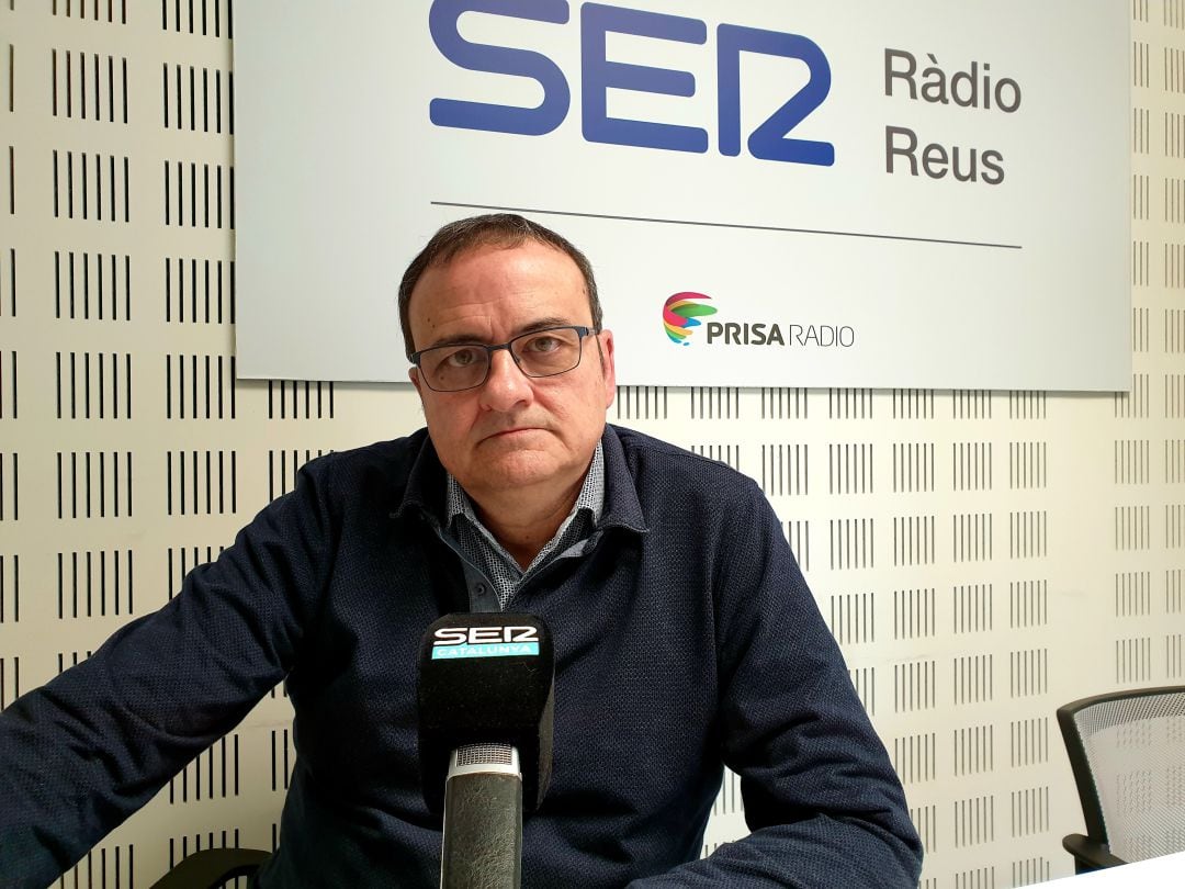 Josep Maria Girona als estudis de Ràdio Reus