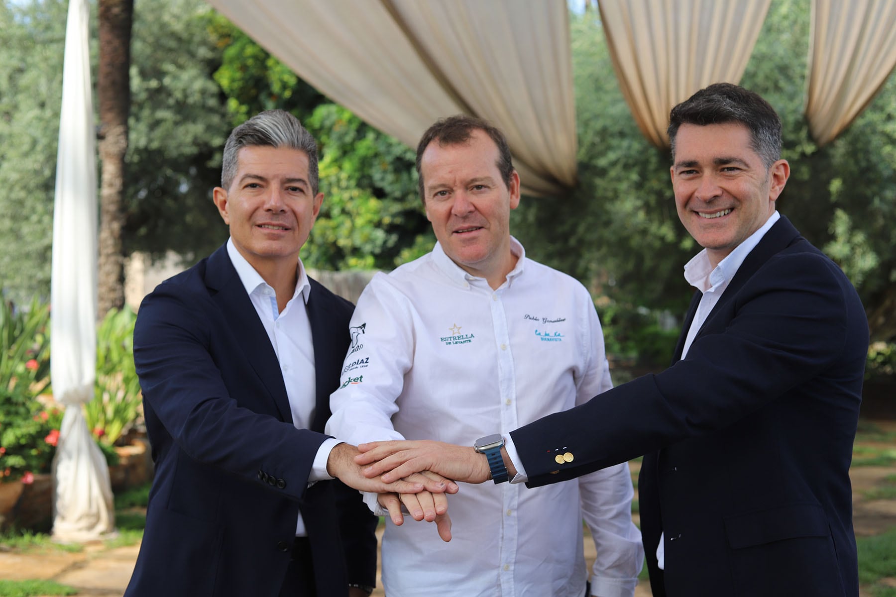Pedro Zaplana, director de Operaciones de Grupo Orenes; Pablo González, chef 2 estrellas Michelin, y Pedro García, director de Relaciones Institucionales de Grupo Orenes