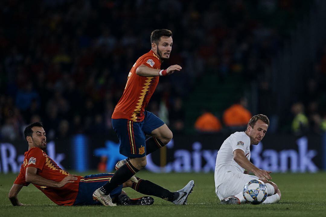 Saúl Ñíguez durante el encuentro frente a Inglaterra