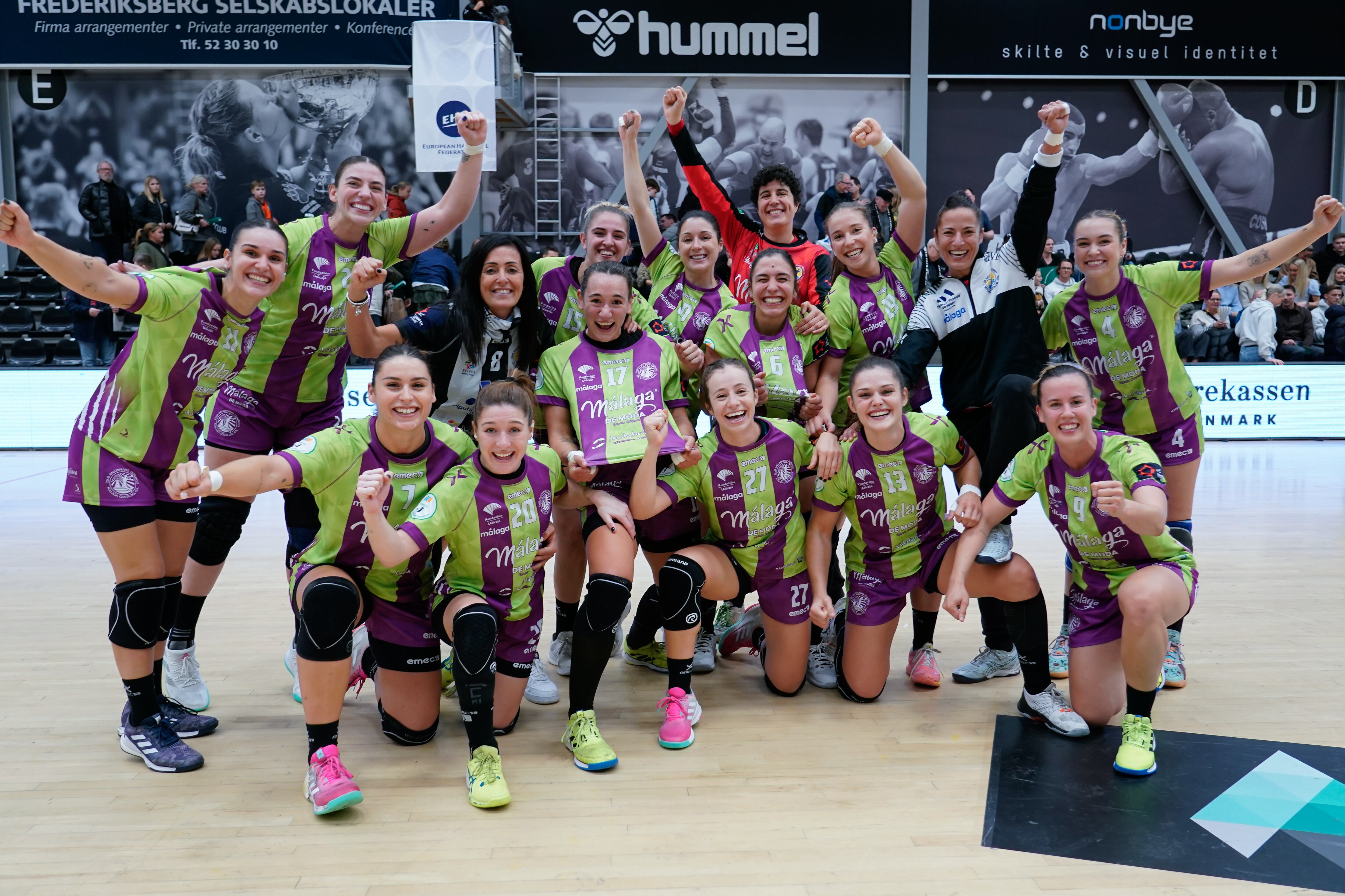 El Costa del Sol celebrando la clasificación para la fase de grupos de la EHF European League