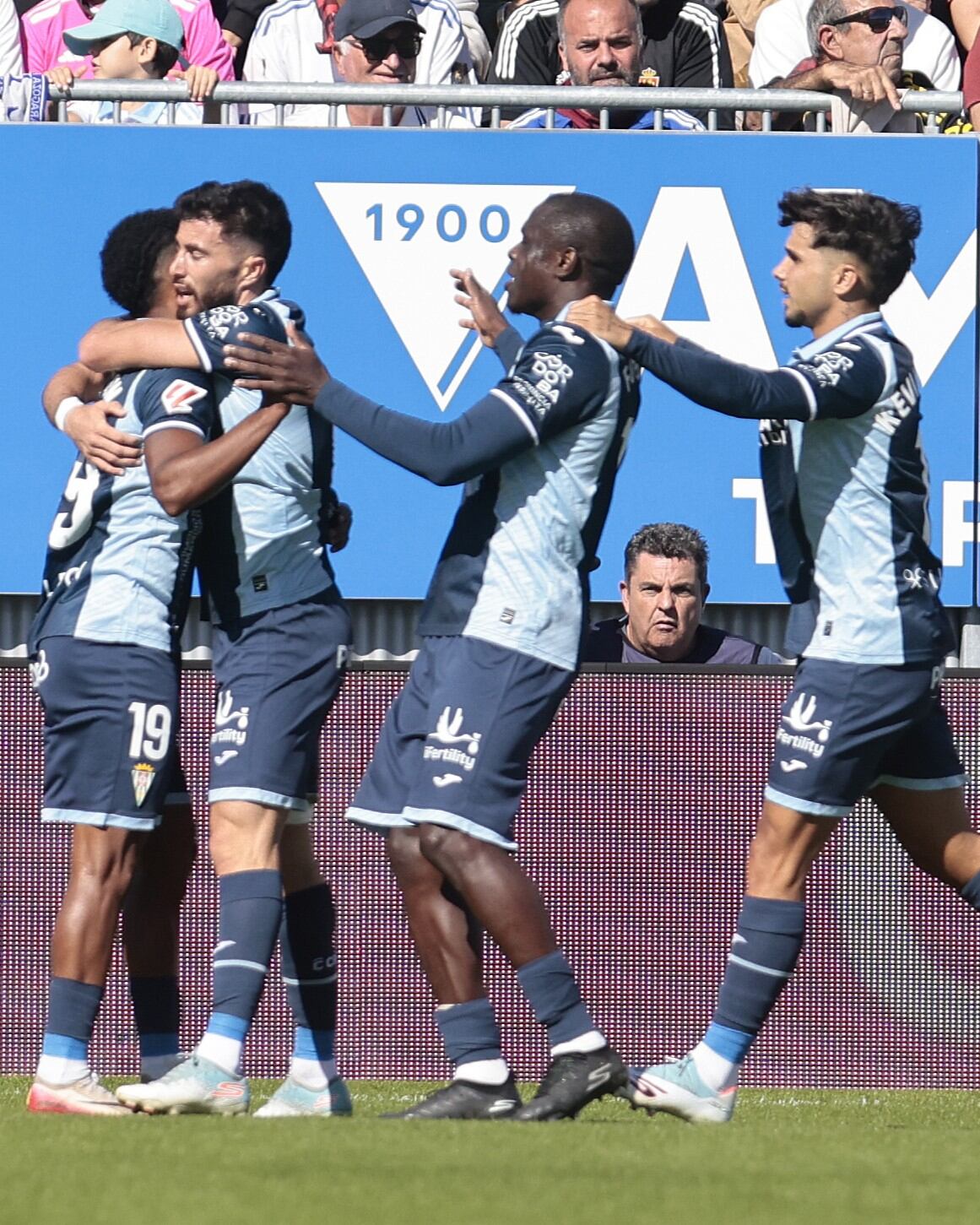 Celebración del gol del Córdoba CF en Zaragoza.
