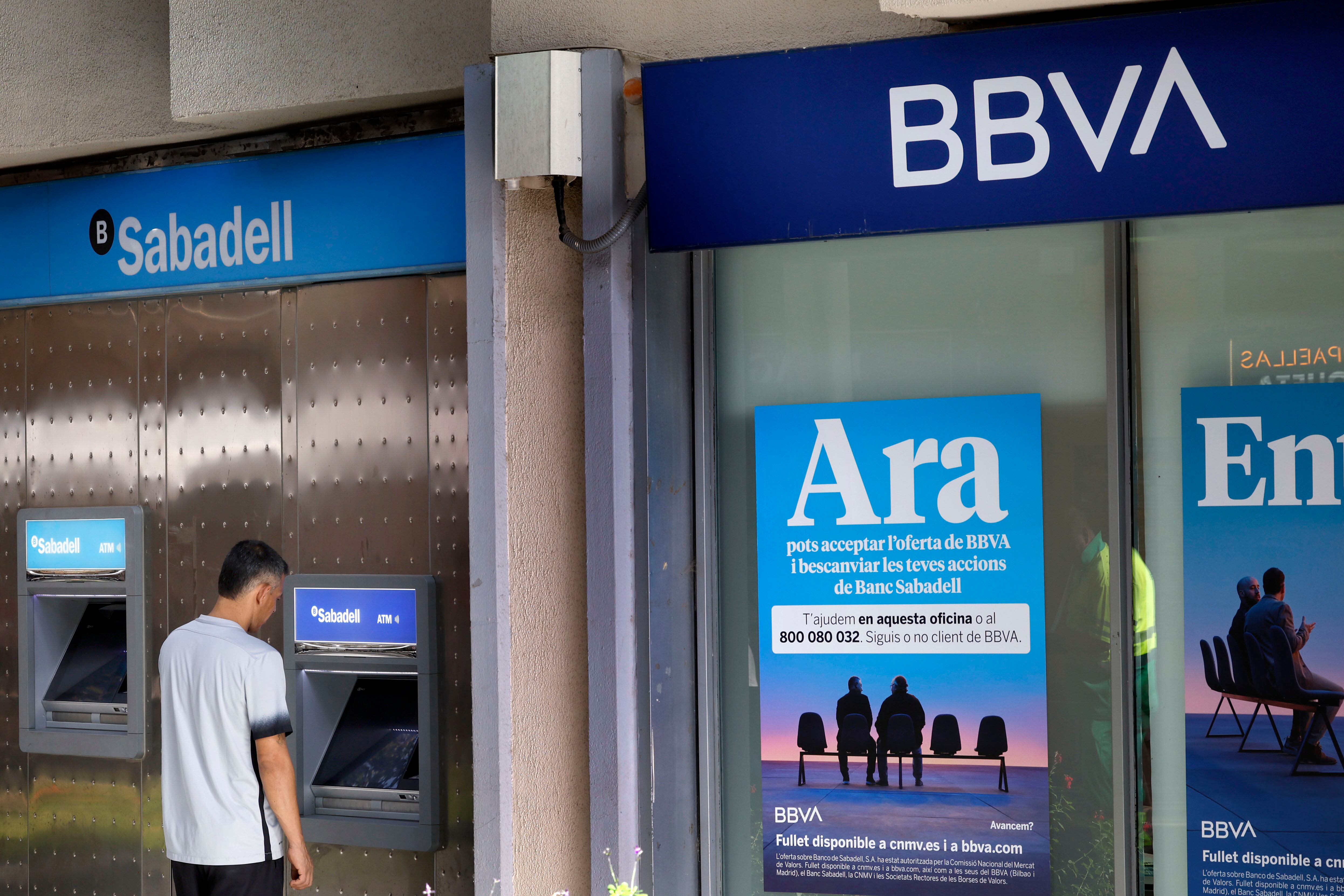 Oficines del Sabadell i del BBVA a Barcelona