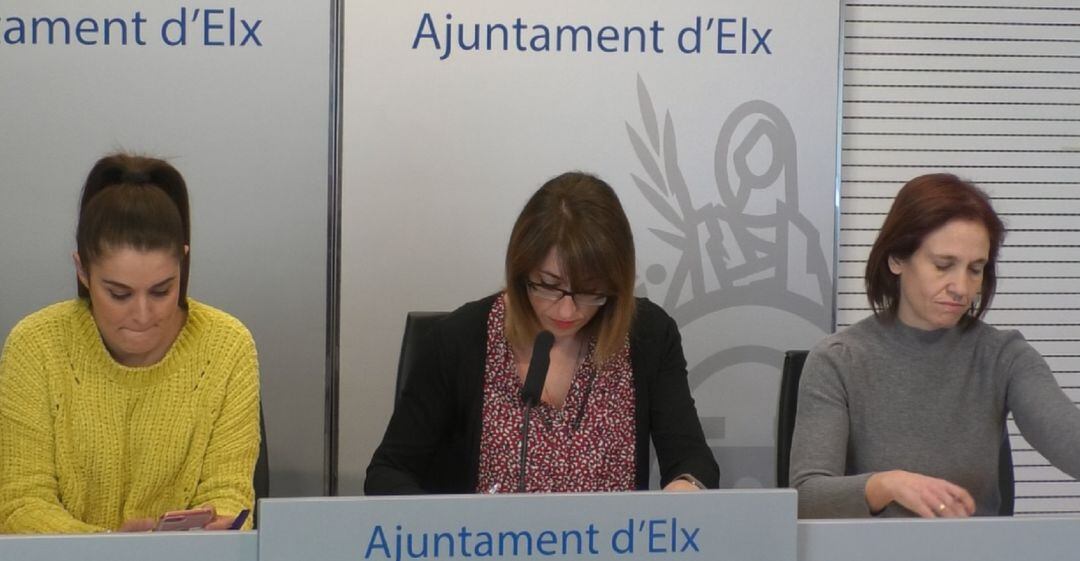 Mireia Mollà, Patricia Macià y Ana Arabid en la rueda de prensa tras la Junta de Gobierno