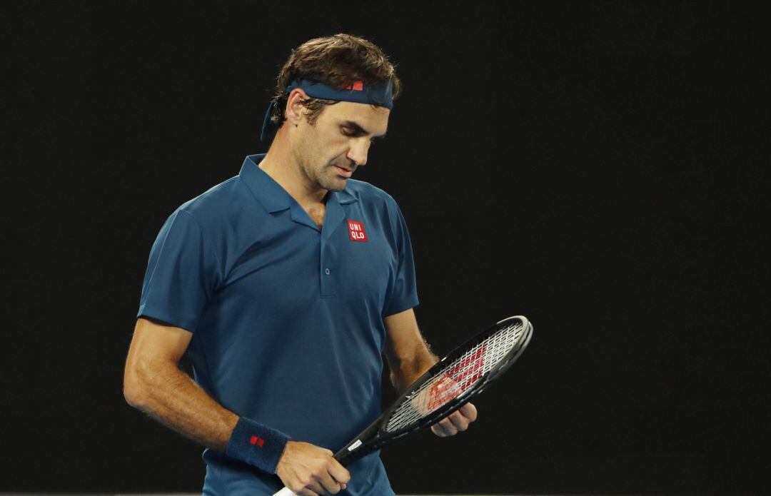 Federer, durante el partido contra Tsitsipas.