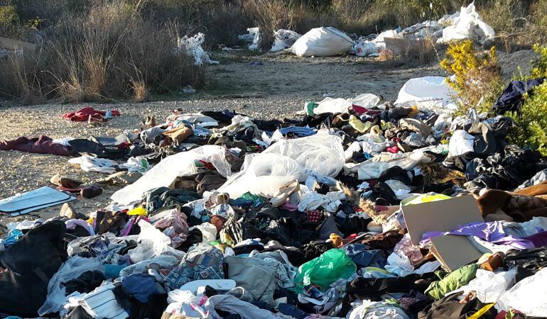 Un dels abocadors incontrolats. 