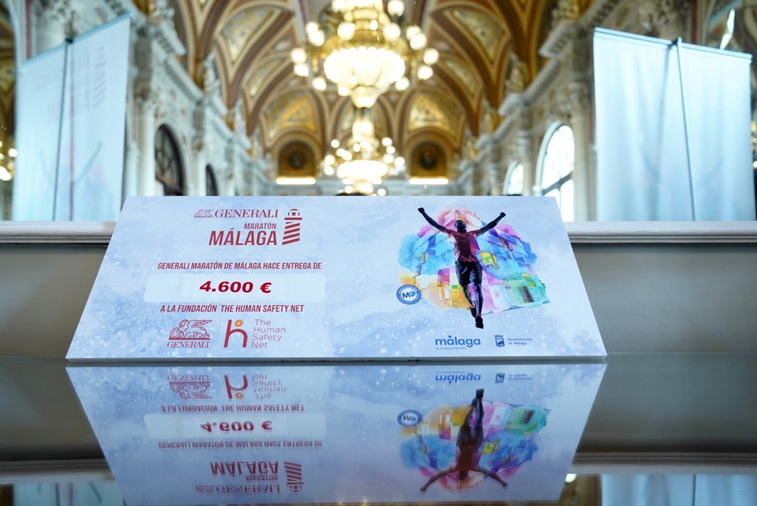 El Maratón de Málaga presentado en el Salón de los Espejos del Ayuntamiento