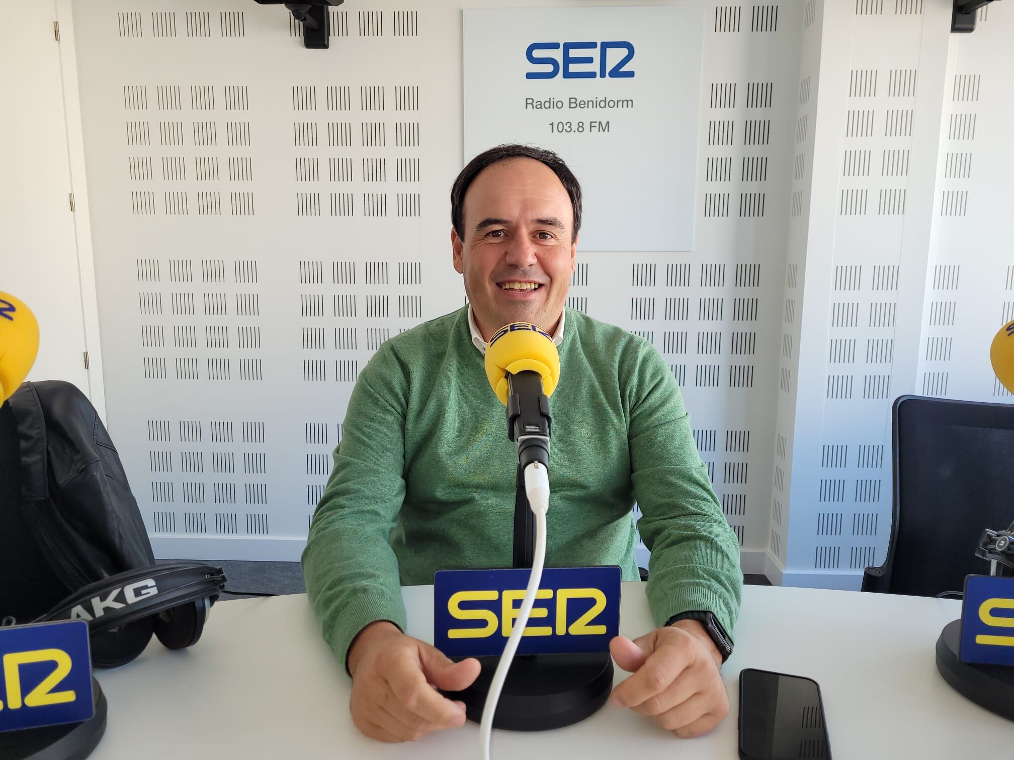 Juanfran Pérez Llorca, secretario organización PP en Alicante en los estudios de Radio Benidorm