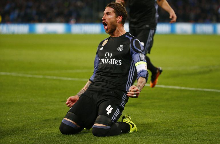 Sergio Ramos celebra su gol ante el Nápoles 