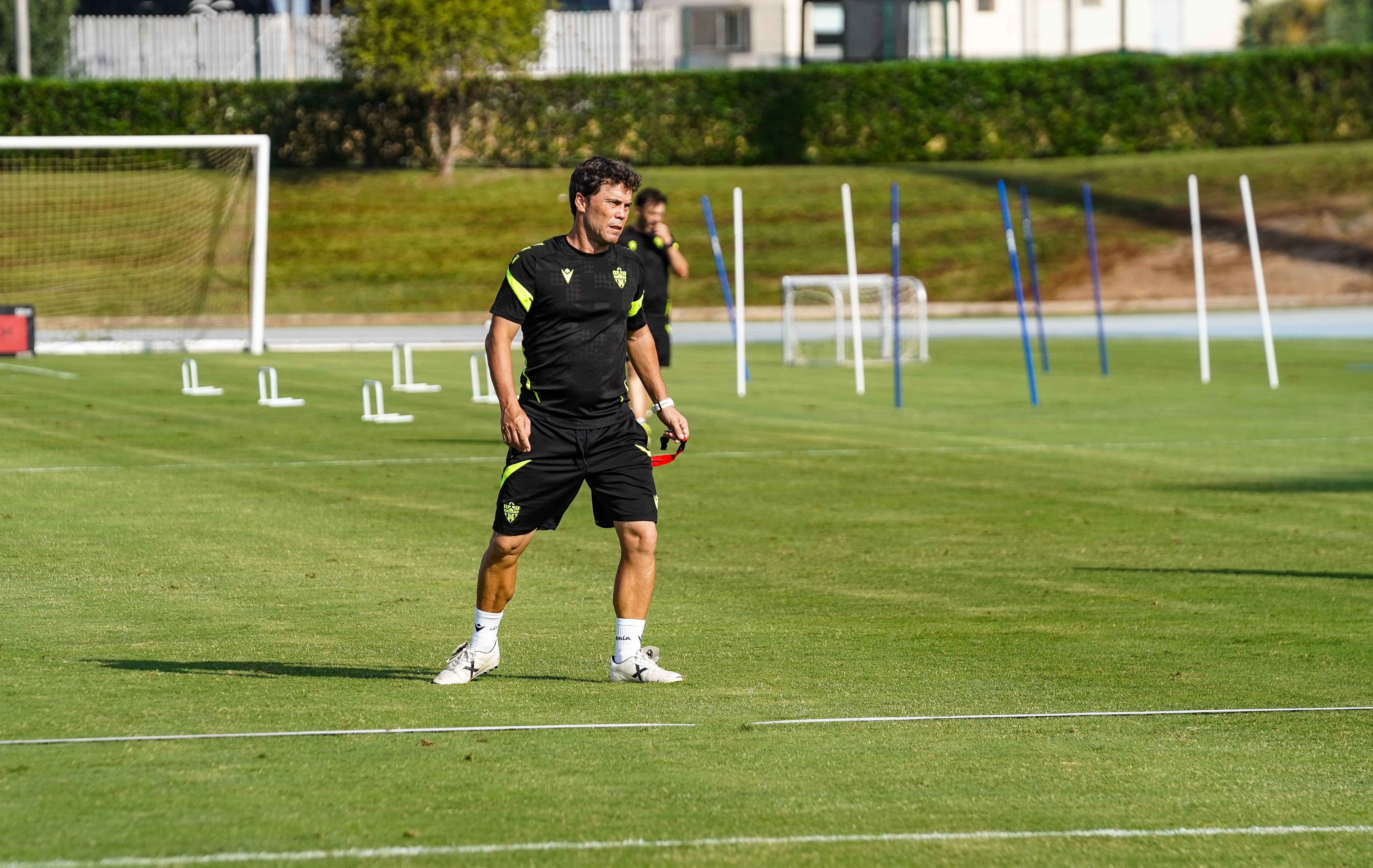 El técnico catalán del equipo rojiblanco ha ultimado la visita al Córdoba en el Anexo del Mediterráneo.