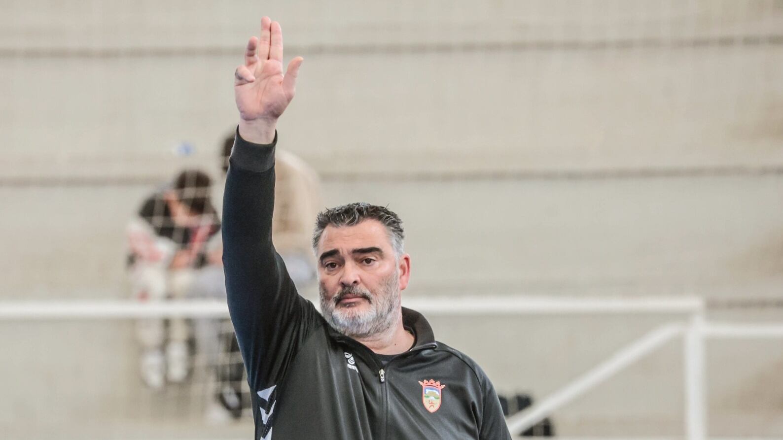 Luis Parro deja de ser entrenador del Bm. Elda - C.E.E.