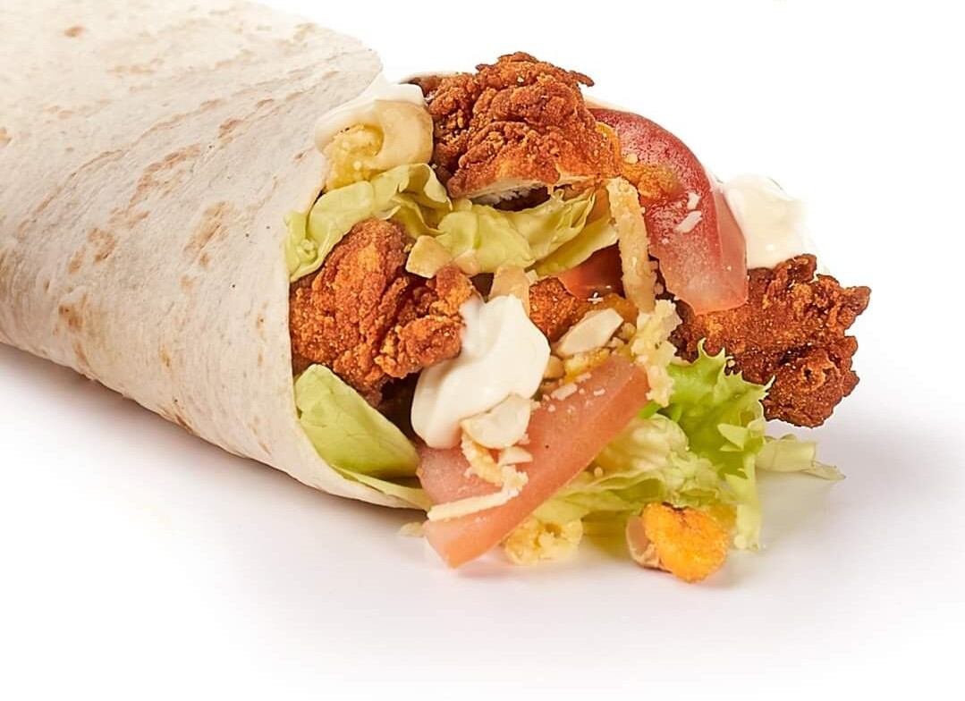 Los wrap o rollitos rellenos de tiras de pollo y verdura