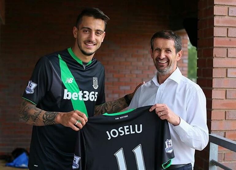 El Stoke City pagó 8 millones de euros por el delantero gallego