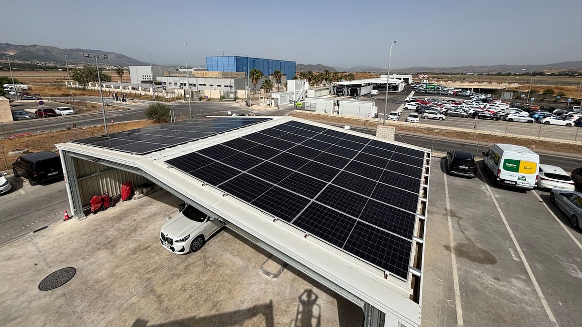 Málaga, primer aeropuerto en integrar energía solar sin riesgo de deslumbre