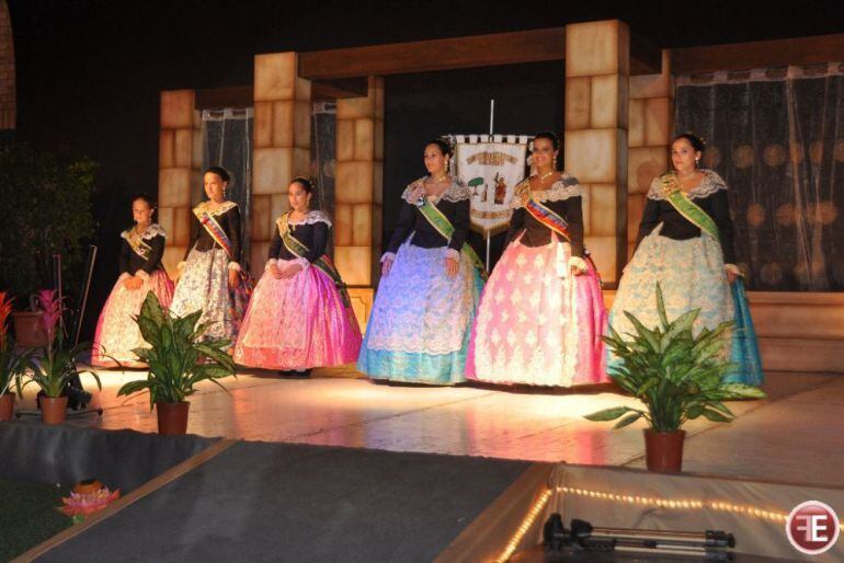 Imposición de bandas de las Reinas y Damas de Las Bayas