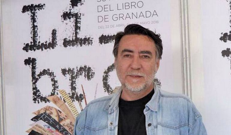 Con el poemario &#039;Ajuste de cuentas&#039; Francisco Domene ha ganado el XXVII Premio Nacional de Poesía José Hierro