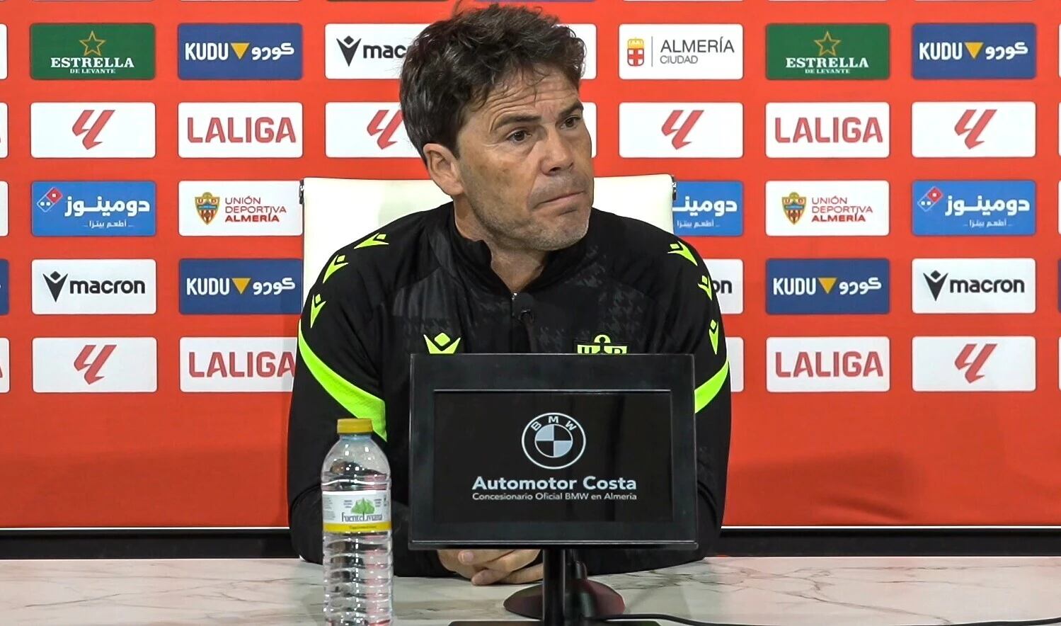El entrenador del Almería dice conocer el problema.