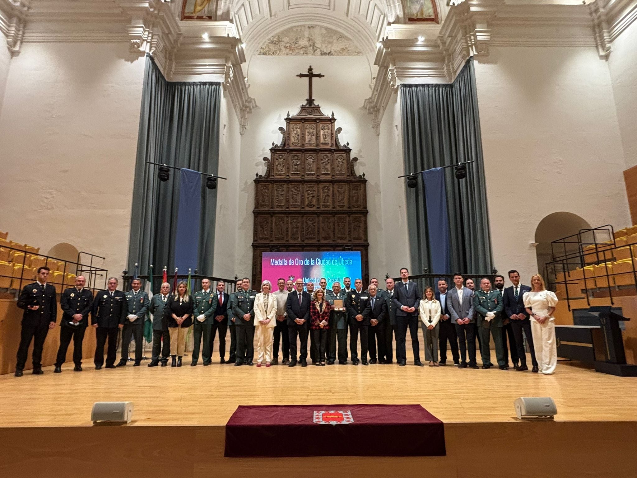 Úbeda entrega la Medalla de Oro de la ciudad al Equipo Roca de la Guardia Civil