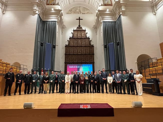 Úbeda entrega la Medalla de Oro de la ciudad al Equipo Roca de la Guardia Civil