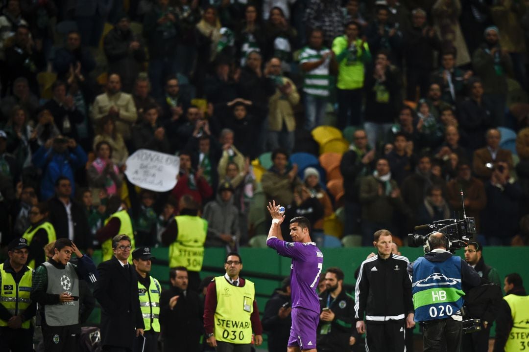 Cristiano Ronaldo se despedía del José Alvalade durante un partido de su etapa en el Real Madrid