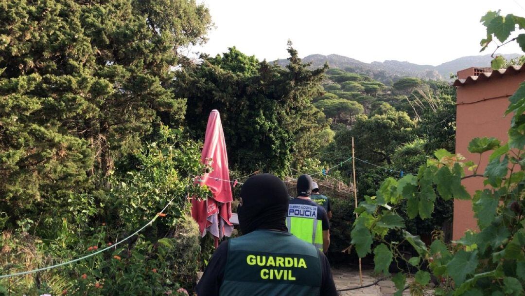 Uno de los registros de la Guardia Civil.