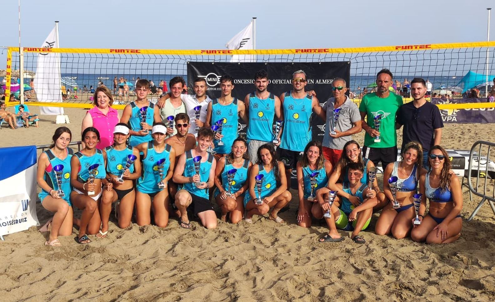 Los campeones de Almería posando en San José.