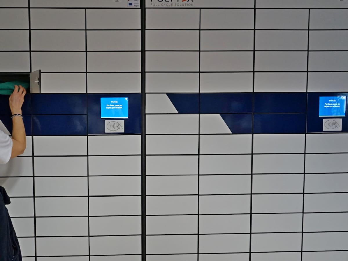 La Arrixaca pone en marcha un novedoso sistema de entrega de pijamas a través de cajeros