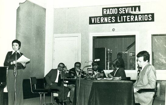 Imagen de los &#039;Viernes Literarios&#039; de Radio Sevilla.