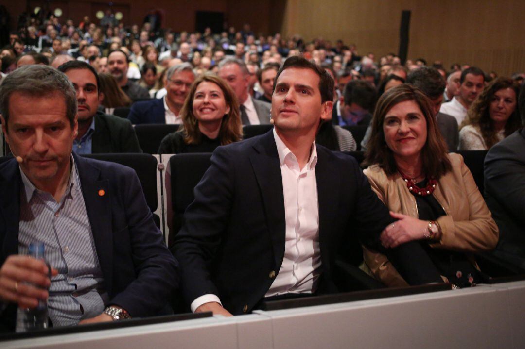 Albert Rivera mantiene un encuentro ciudadano en Zaragoza 
 
 
 